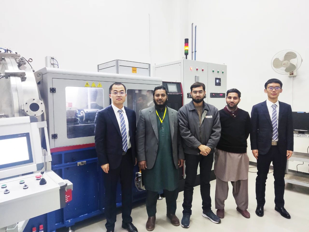 順利交付！西安賽隆桌面級制粉設備首次進入海外市場